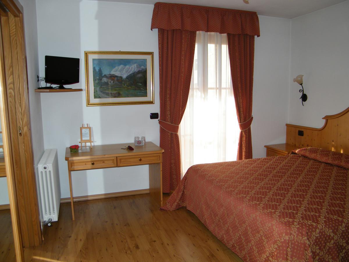 Villa Golf Pinzolo Zimmer foto